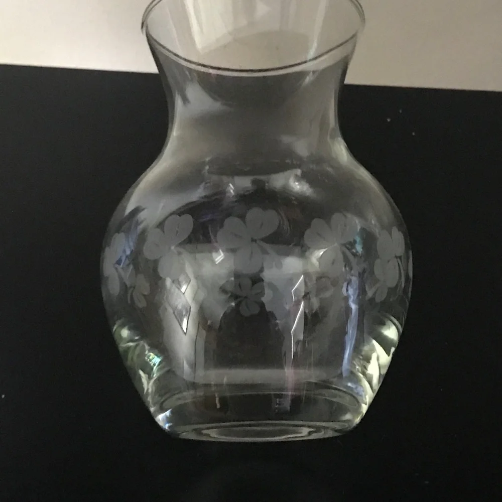 3 Leaf Clover ☘️ Lucky Irish Vase - Picture 2 of 5